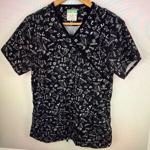 Health Pro Womens Short Sleeve Black White Fun Print Scrub Shirt Uniform SIZE M